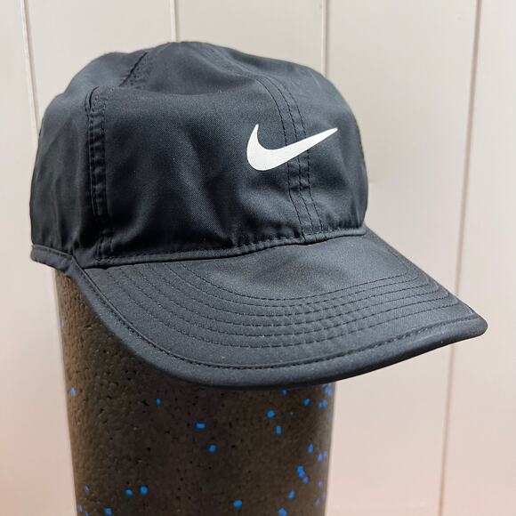 Nike Dri-fit FeatherLight Performance Hat Black Strap Back One Size - Picture 1 of 7